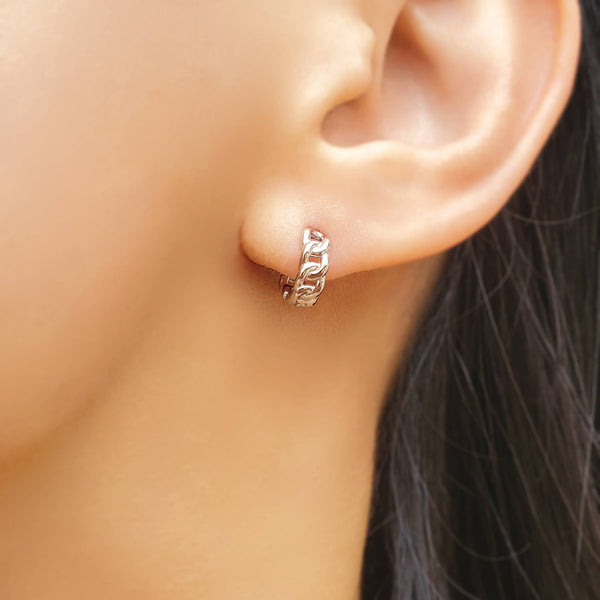 CHAIN HUGGIE EARRINGS