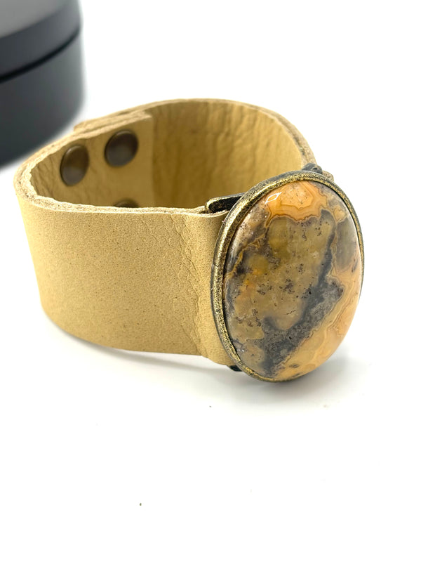 Oval Cabochon Leather Bracelet